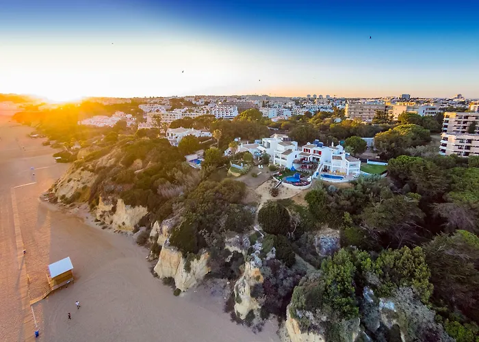 Отель Auramar 3*