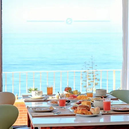Auramar 3*